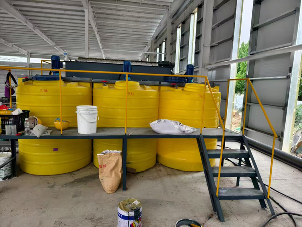 污水處理設備安裝調試完成